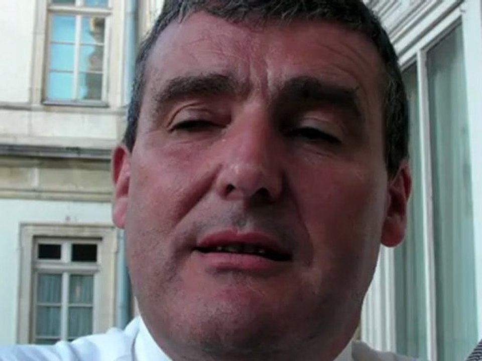 Xavier Breton réagit après sa réélection comme député de l'Ain Vidéo Dailymotion