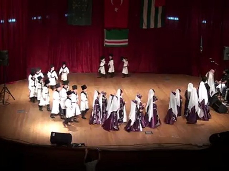 İSTANBUL KAFKAS  KÜLTÜR DERNEĞİ "MEŞBEV ÇERKES HALK DANSLARI TOPLULUĞU"