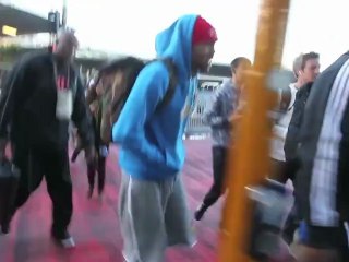 Wir befragten Rihanna über den blutigen Streit zwischen Chris Brown und Drake