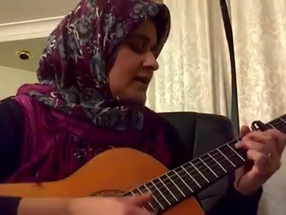 Goodbye My Lover Söyleyen Teyze