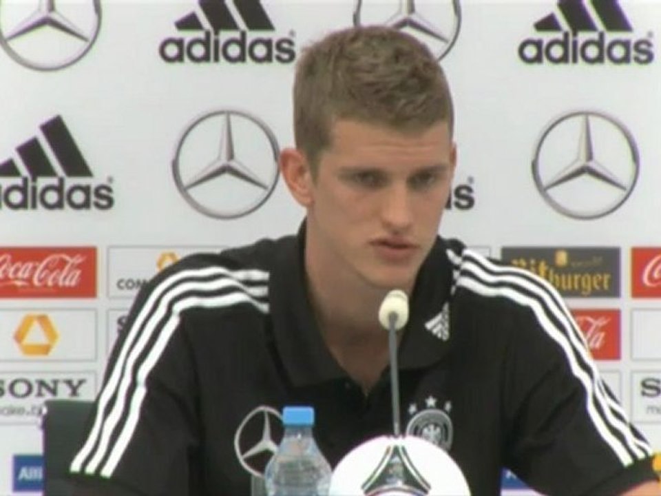 Lars Bender - Politik spielt in der Partie gegen Griechenland keine Rolle