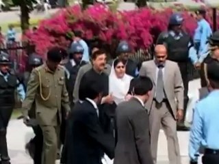 Pakistan Supreme Court disqualifies PM Gilani.