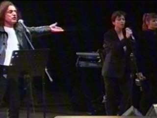 Αντέχω ( live) Βασίλης Παπακωνσταντίνου