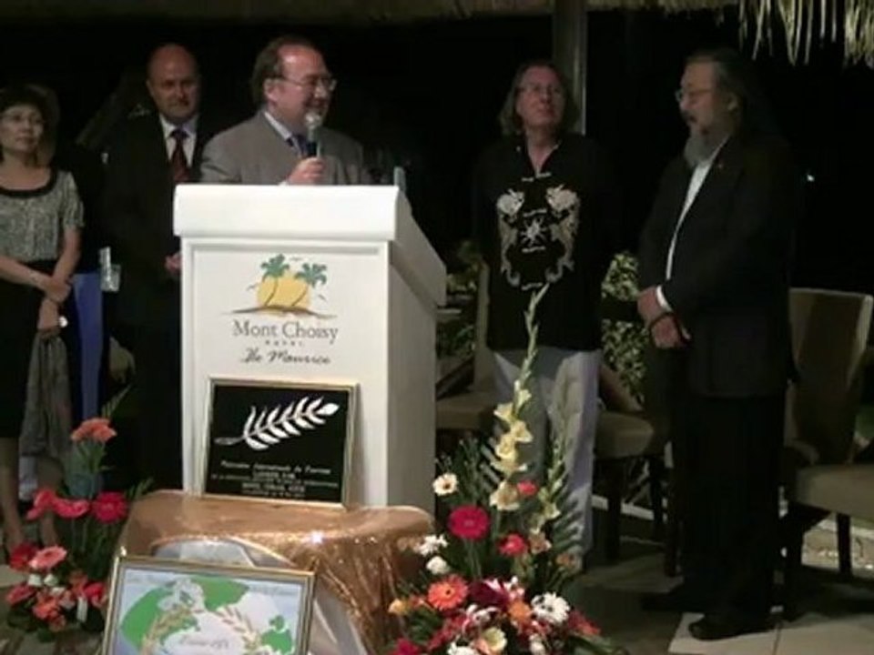 Laurier d'Or Hotel Coral Azur 2012 Ile Maurice par Eric Duluc Président de la Fédération Internationale du Tourisme