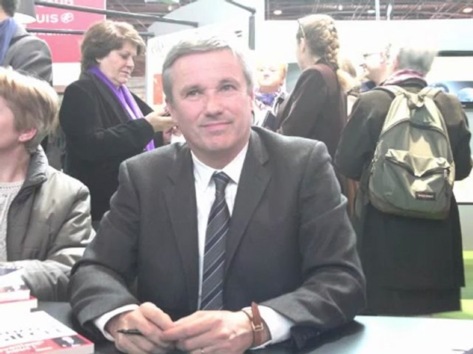 Dupont Aignan et l'Union Européenne _ On n'a pas à sortir du continent où on est !