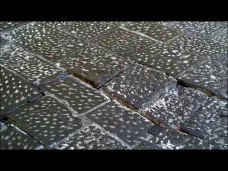 Aversa - Piazza Magenta, le precarie condizioni del basolato (16.06.12)