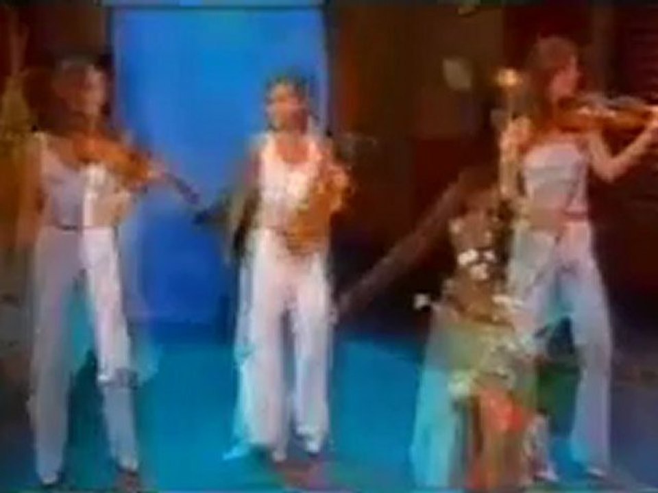 KALİNKA-GIRLS VIOLINS