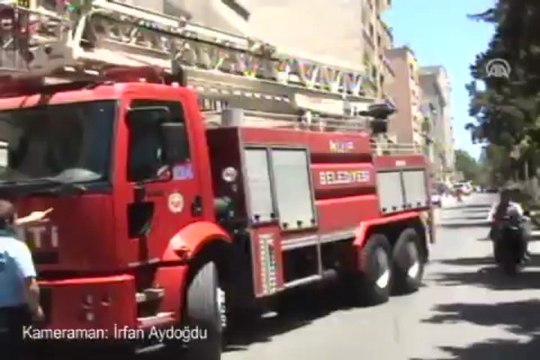 Yavru kediyi kurtarma operasyonu