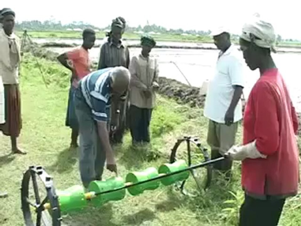 KSNM Marketing - Drum Seeder - KENYA KISUMU DEMONSTRATION