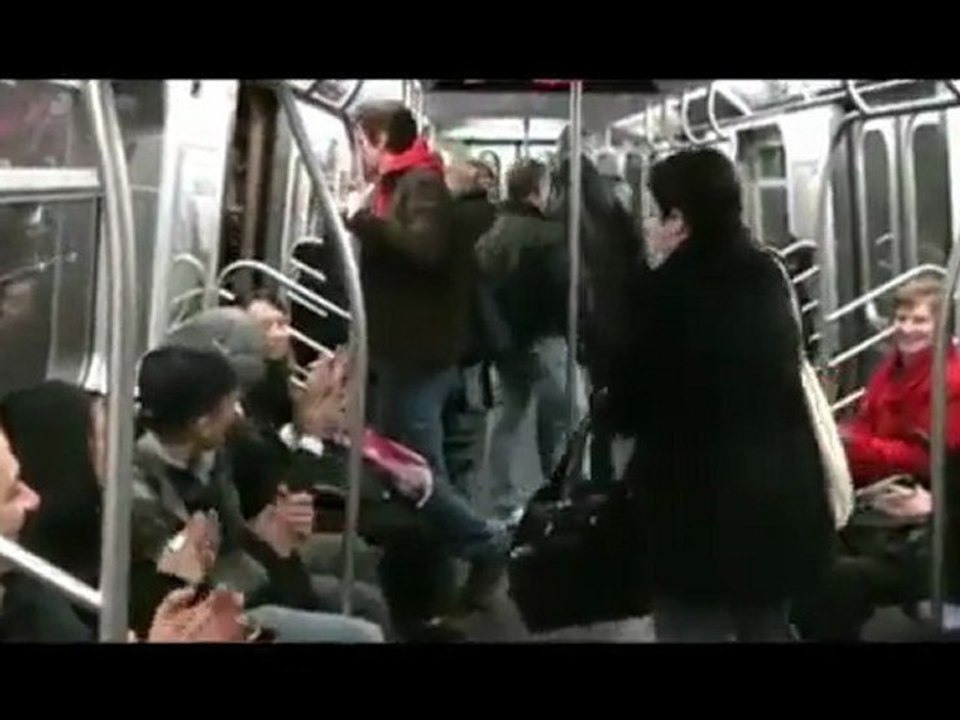 Le wagon heureux du métro de New york - Tout va pour le mieux dans le métro de New York