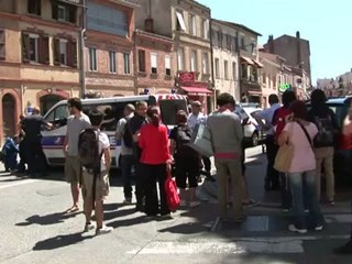 Homem faz reféns em banco na França