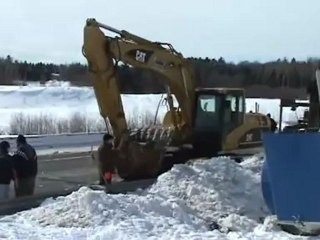 Tractor Trailer off road causes a Accident Magnetic Hill