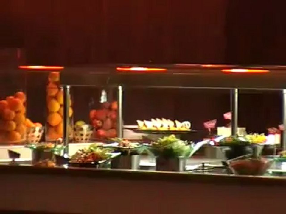 Abu Dhabi Hotel Radison Blu Restaurant Formel 1 Rennbahn www.Fella.de