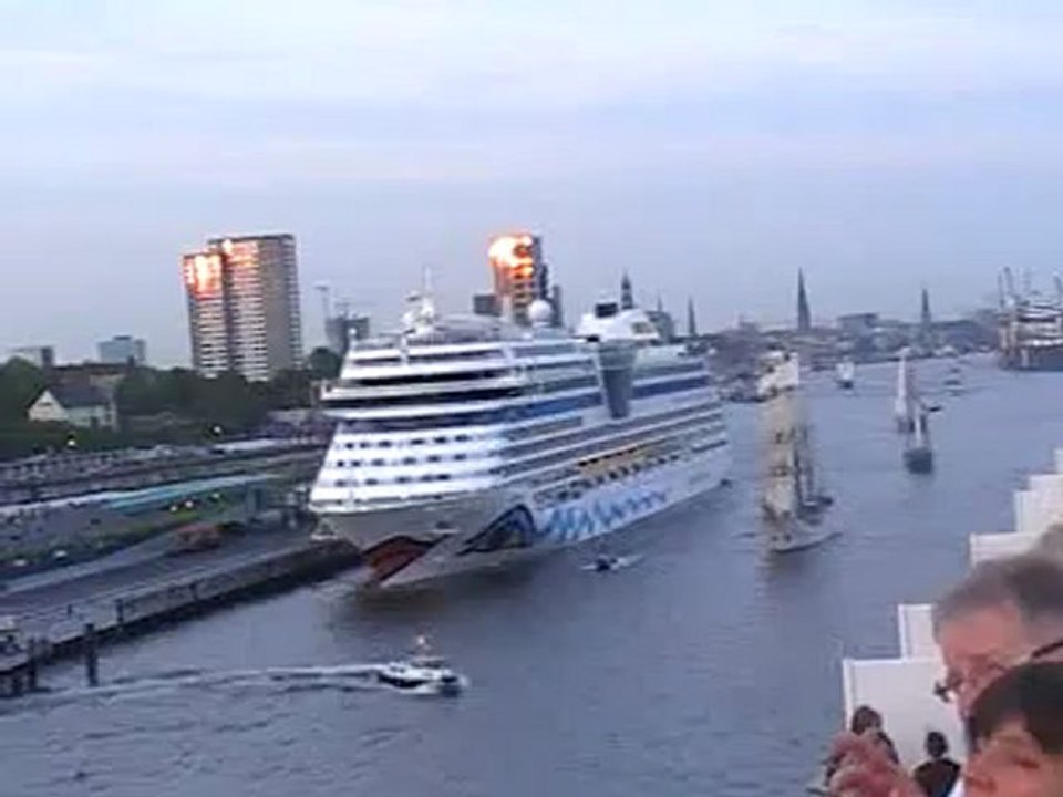 TUI Cruises Mein Schiff 2 Hamburg Hafen Hafengeburtstag