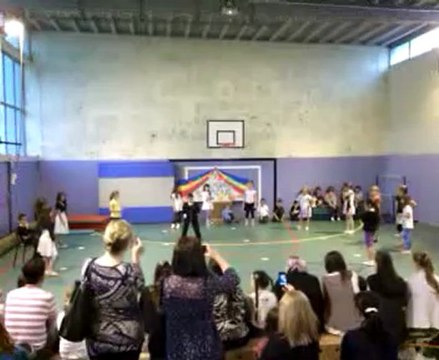 Spectacle de Michael Jackson ( Billie jean ) interprété par Tom 8 ans