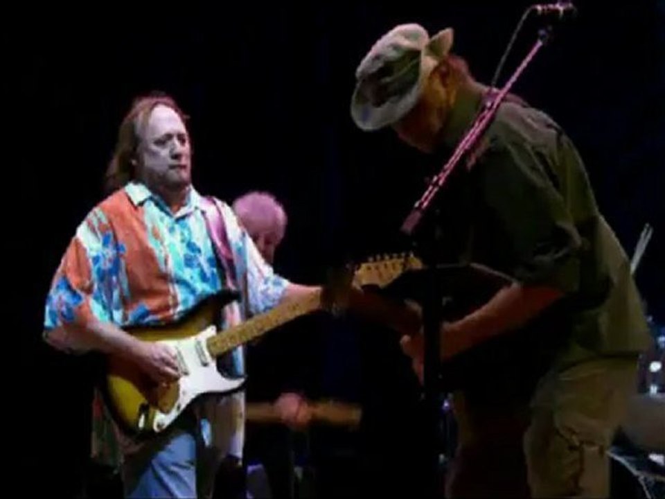 CROSBY, STILLS, NASH & YOUNG - Almost Cut My Hair + Ohio + Find The Cost Of Freedom