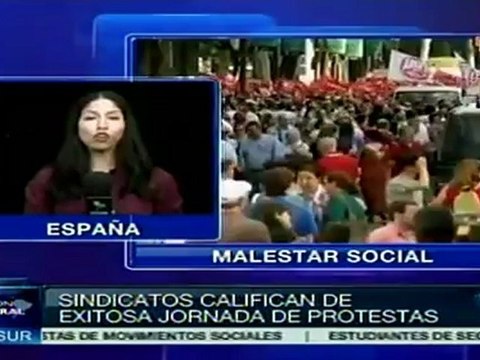 Miles de españoles marchan contra reforma laboral