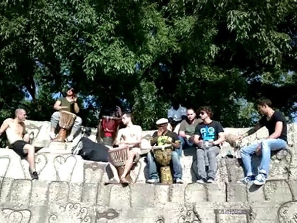 Nokia 808 PureView - Videotest 1080p Rich Recording concerto artisti di strada con tamburi