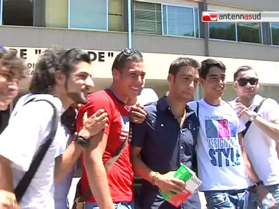 TG 20.06.12 Esami di maturità: alla Morvillo di Brindisi prove con il ricordo di Melissa