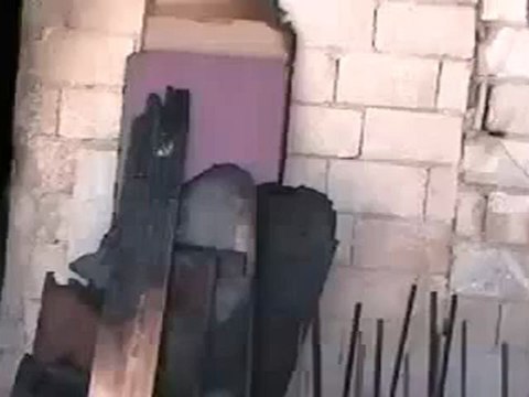 Syria فري برس حماه المحتلة الأربعين احد القذائف التي سقطت في الحي 19 6 2012 Hama