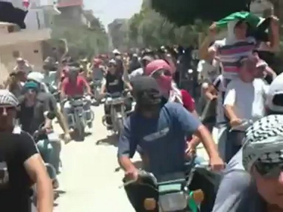 Syria فري برس  حماه المحتلة مظاهرة مدينة السلمية على الدراجات النارية 20 06 2012 Hama