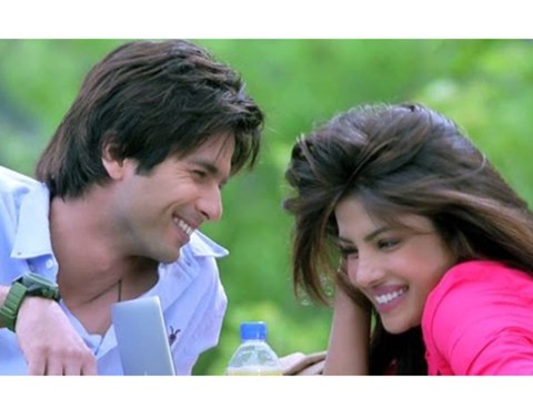 Shahid Kapoor And Priyanka Chopra Discuss Their Kahaani - Bollywood Hot