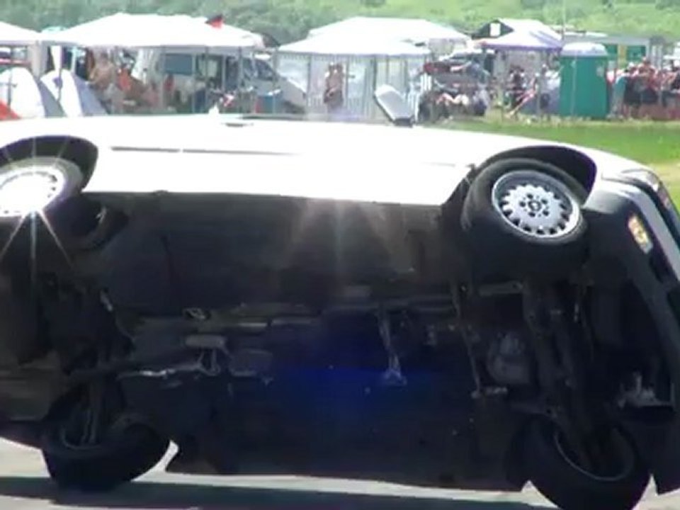 BMW STUNTSHOW _ DRIFT BEIM KING OF GERMANY - 1_4 MEILE ALKER