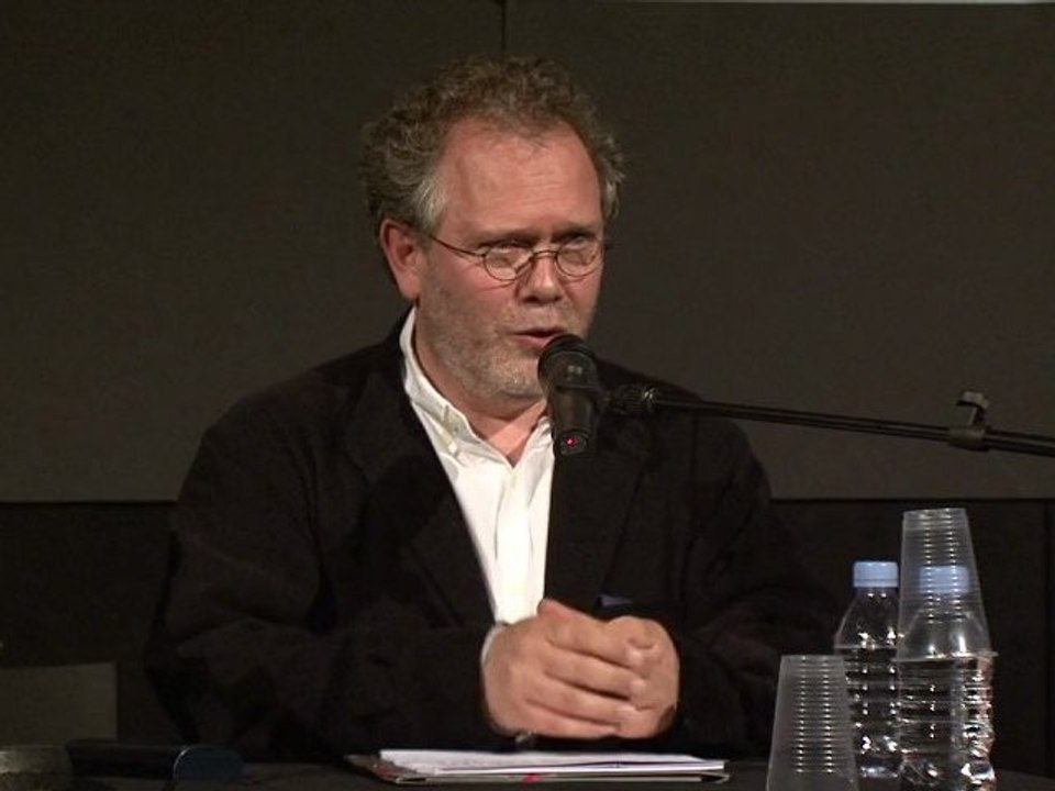 Selon Georges Didi-Huberman, Gestes de guerre