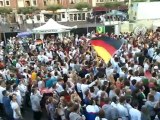 EM -Public Viewing - Deutschland - Dänemark - der Kaiserplatz tobt nach dem ersten Tor für Deutschland