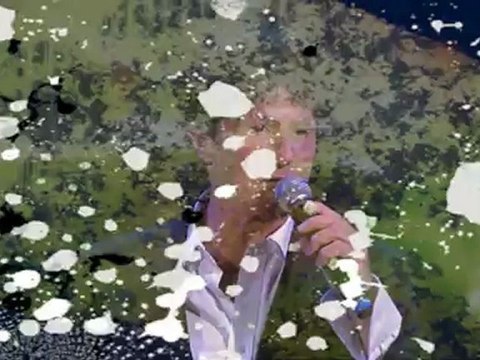 Le petit oiseau de toutes les couleurs(M.ORSO)