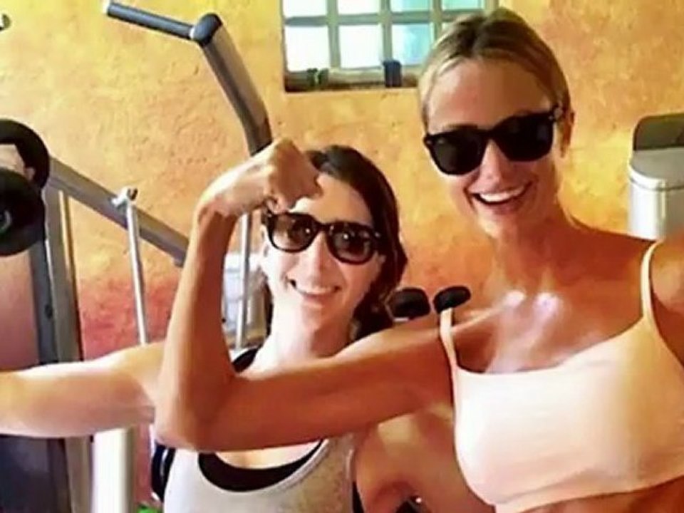 Stacy keibler zeigt sexy six-pack