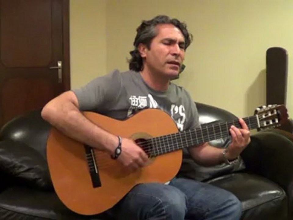 BİR KIZIL GONCAYA BENZER DUDAĞIN