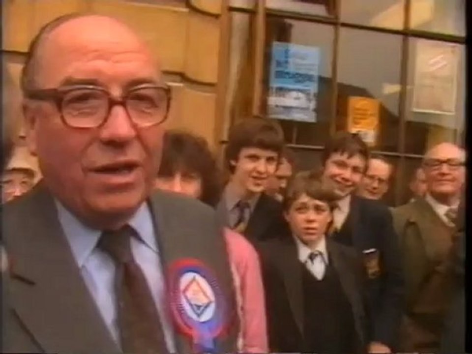 HIGNFY S03E01 - Rory Bremner & Alan Coren