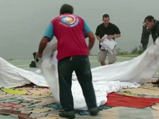 Urso polar sob a proteção do Cristo