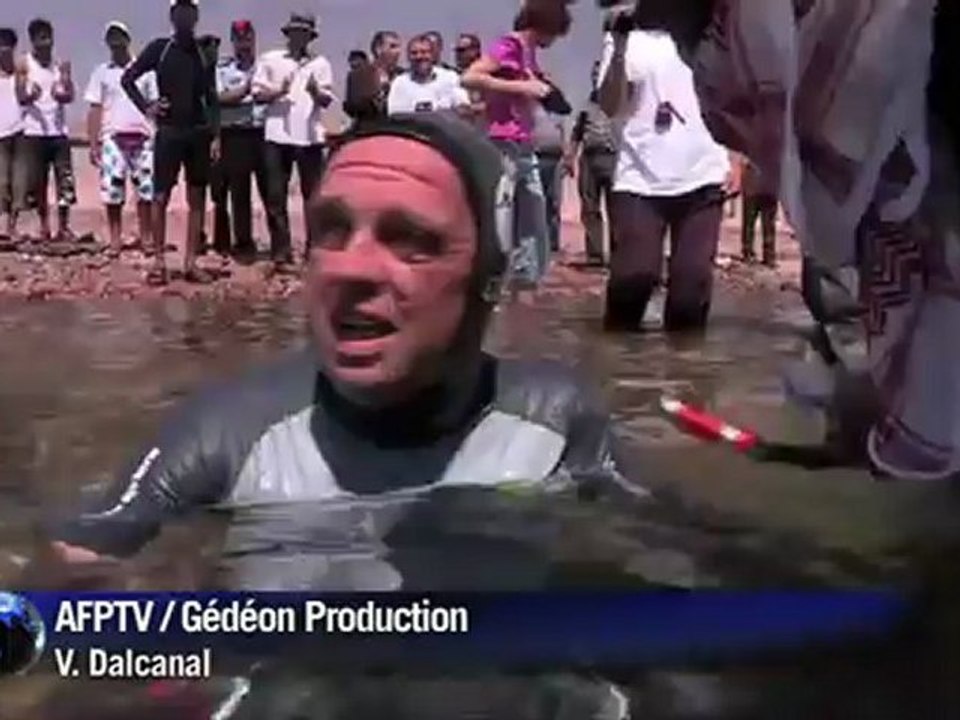 Nadador deficiente atravessa Mar Vermelho