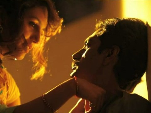 Gangs Of Wasseypur Movie Review - Manoj Bajpayee, Tigmanshu Dhulia