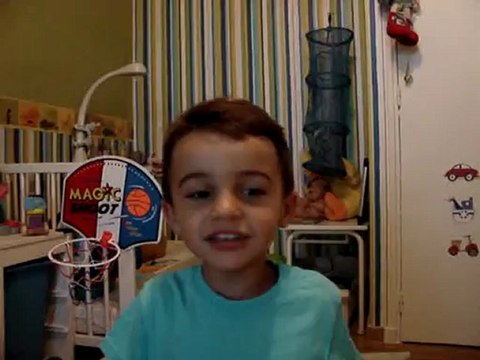 Nathan autiste 3 ans chante grâce à une prise en charge adaptée méthode PECS