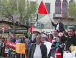 ثلاثون أسيرا فلسطينيا يضربون عن الطعام