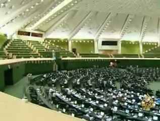 انتقادات لاذعة لنجاد وتتهمه بمخالفة المرشد الأعلى