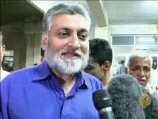 سقوط طائرة ركاب باكستانية وتحطمها