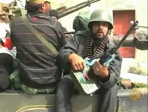 ورش صناعية للثوار لسد العجز في السلاح