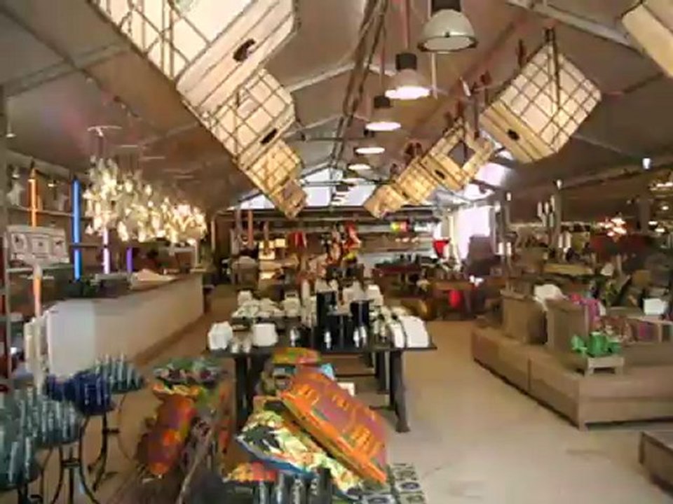 Superstore contemporain ibizensco : les bouddhas