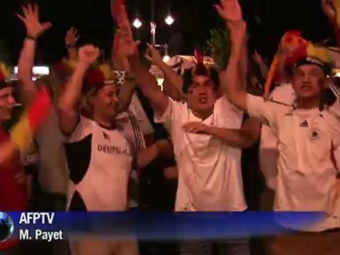 Euro: les supporters allemands en liesse à Berlin