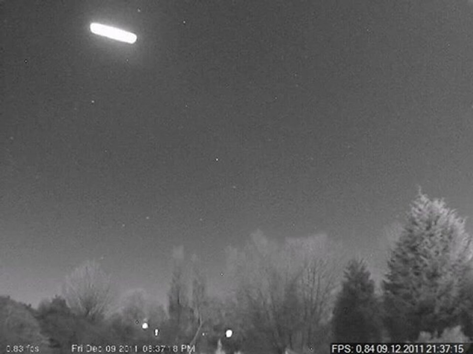 Unidentified Beams of Light Caught on Security Camera -UFO_s caught on security camera