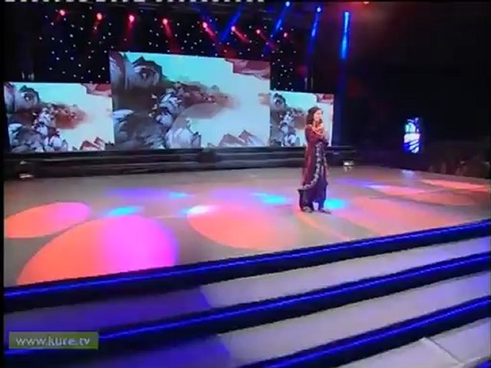 4 Yarim ellerini çekip Bosna Hersek GAZİANTEP 10.Türkçe Olimpiyatı