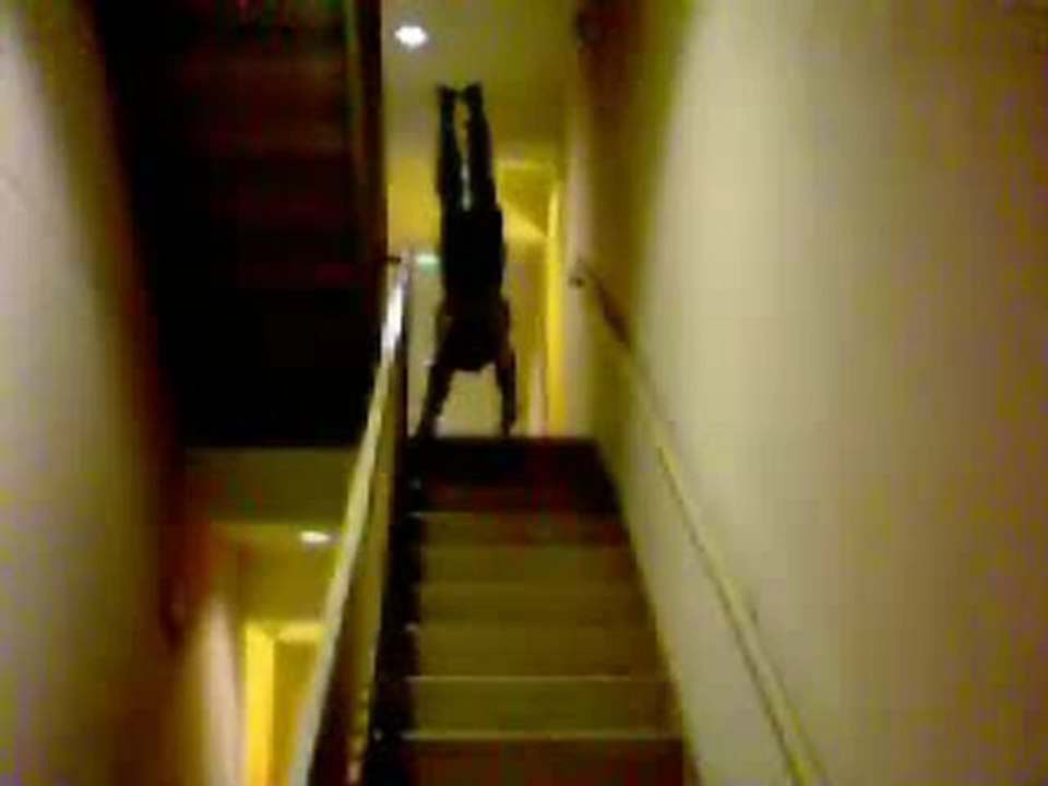 Handstand schmerzhaft