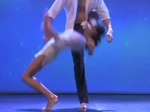 The International Artist Agency Duo Maintenant Adiagio act