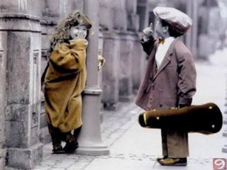 Sorma ne olur gel sadece