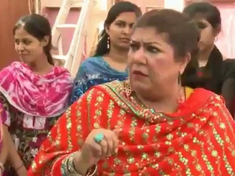 Shaadi Ka Ladu - Fiqa Phans Gaya Beech Bazar (Part 2) - Part 1/5