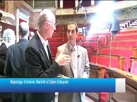 Premiers pas à l'Assemblée pour le député Pouria Amirshahi